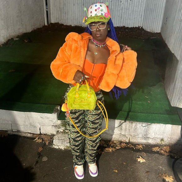 ❌SOLD❌Orange Hooded Faux Fur Jacket - Picture 4 of 5